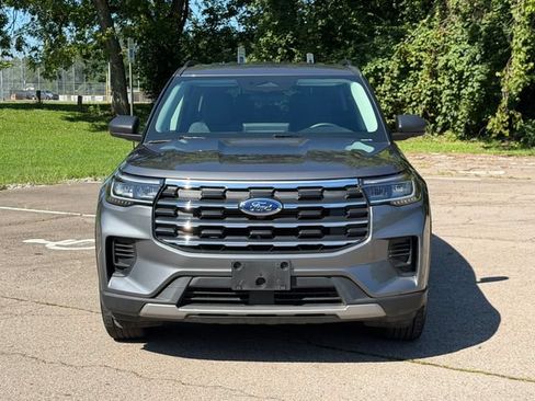 Used 2025 Ford Explorer Active AWD/4WD image 23