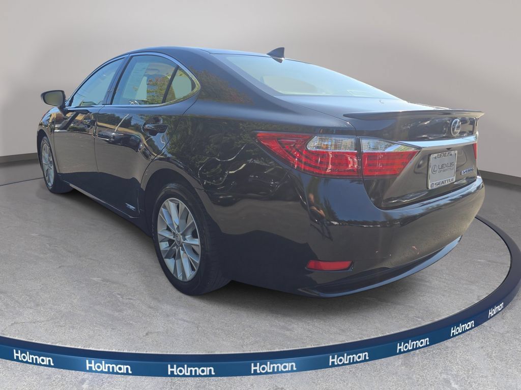 Used 2015 Lexus ES 300h w/ Navigation System Package FWD image 8