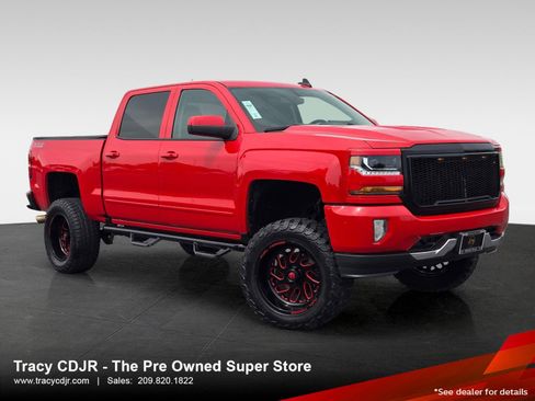 Used 2017 Chevrolet Silverado 1500 LT w/ LT Convenience Package AWD/4WD image 1