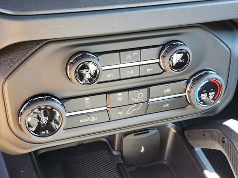 New 2025 Ford Bronco Badlands w/ Black Appearance Package AWD/4WD image 22