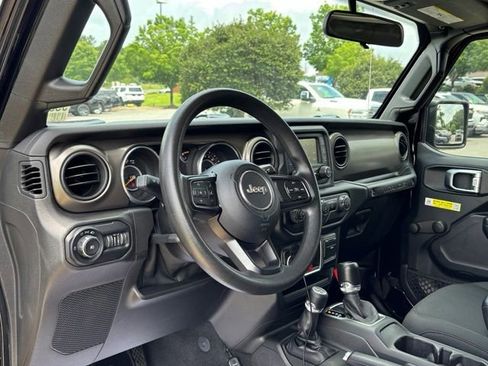 Used 2018 Jeep Wrangler Unlimited Sport AWD/4WD image 16
