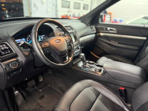 Used 2018 Ford Explorer XLT w/ Equipment Group 202A image 16