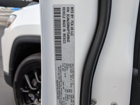 Used 2023 Jeep Compass Altitude w/ Convenience Group image 24