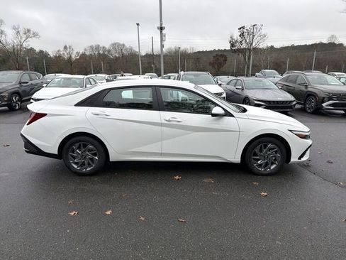 New 2026 Hyundai Elantra Blue image 8