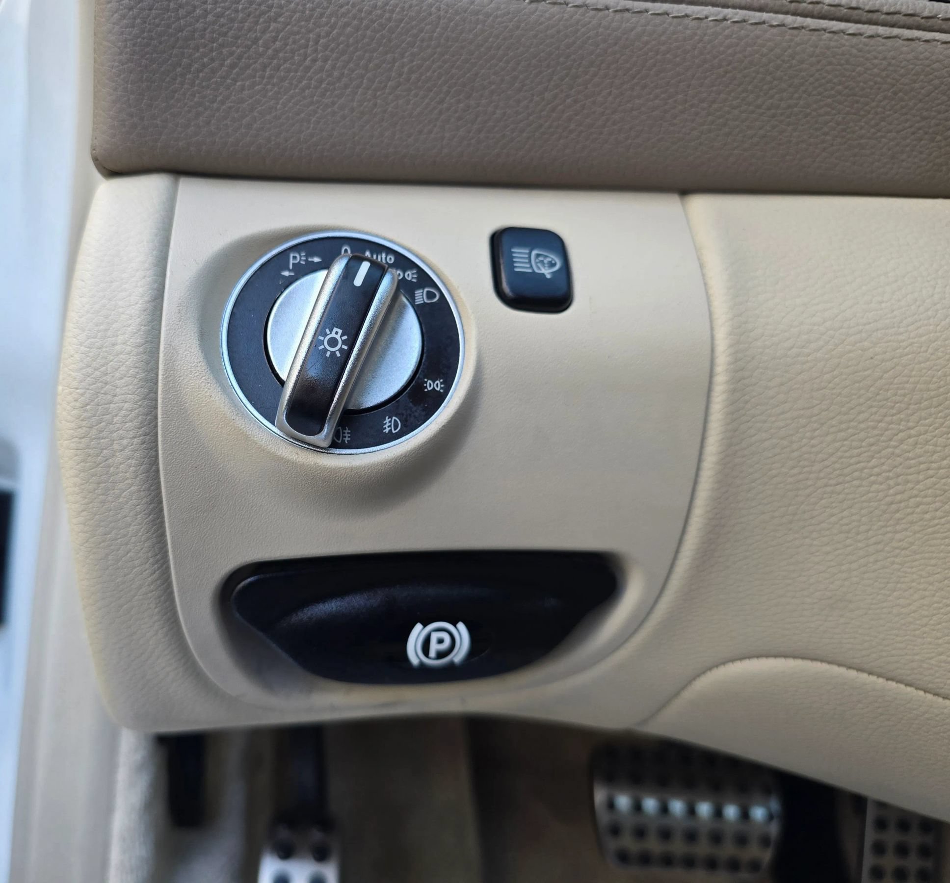 Used 2008 Mercedes-Benz SL 550 image 52