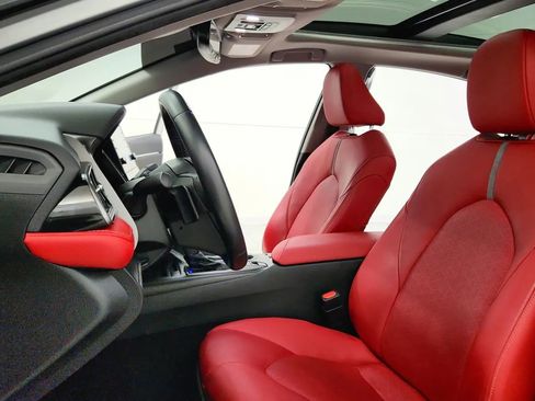 Used 2021 Toyota Camry XSE w/ Navigation Package image 27