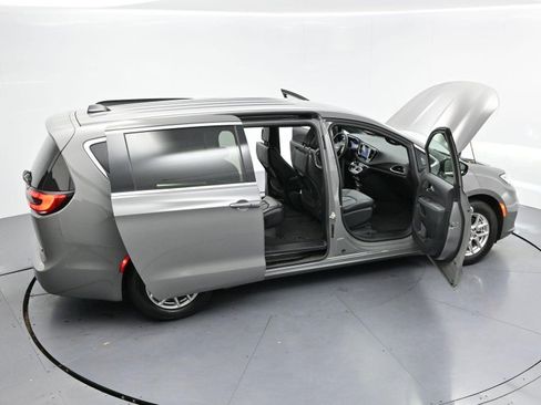Used 2025 Chrysler Pacifica Select FWD image 67