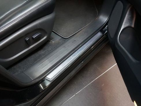 Used 2018 Nissan Pathfinder Platinum AWD/4WD image 64