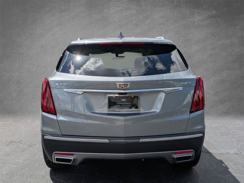 Used 2024 Cadillac XT5 Premium Luxury w/ Technology Package FWD image 5