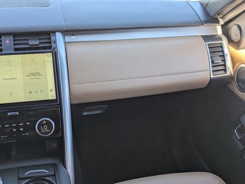 Used 2023 Land Rover Discovery HSE R-Dynamic image 18