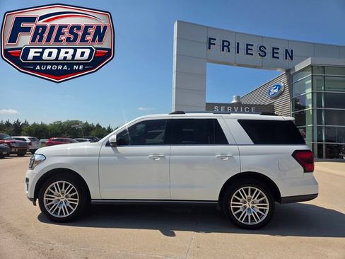 Used 2024 Ford Expedition Limited AWD/4WD image 4