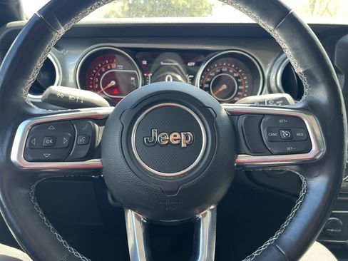 Used 2022 Jeep Gladiator Overland w/ Cold Weather Group AWD/4WD image 10