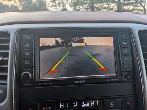 Used 2011 Jeep Grand Cherokee Overland Summit image 14