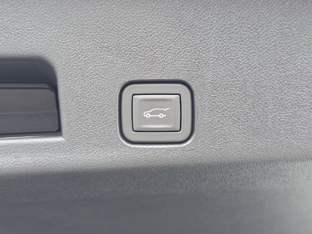 New 2027 Chevrolet Traverse Z71 w/ Enhanced Driving Package AWD/4WD image 13