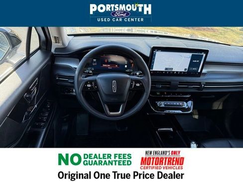 Used 2023 Lincoln Corsair AWD w/ Equipment Group 101A image 7