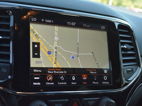 Used 2021 Jeep Grand Cherokee Limited image 23