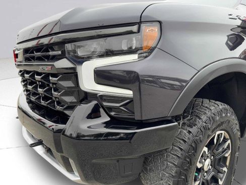 Used 2024 Chevrolet Silverado 1500 ZR2 w/ Technology Package image 13