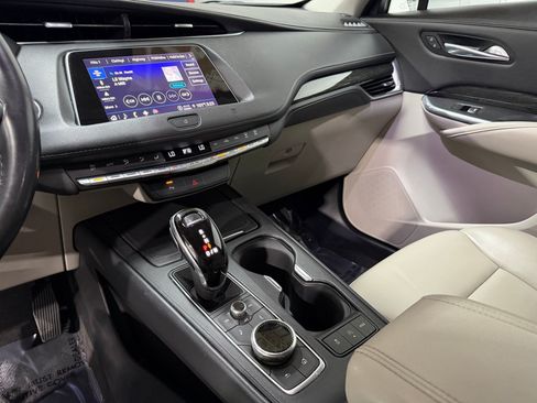 Used 2021 Cadillac XT4 Premium Luxury FWD image 14