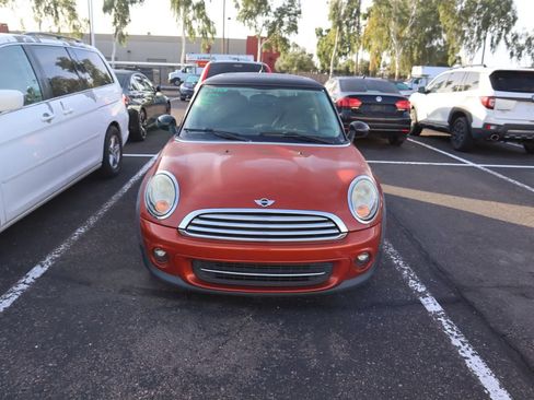 Used 2011 MINI Cooper Hardtop image 2