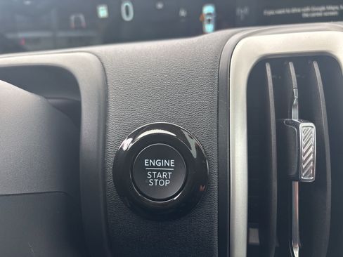 Used 2025 Ford Expedition Active image 19