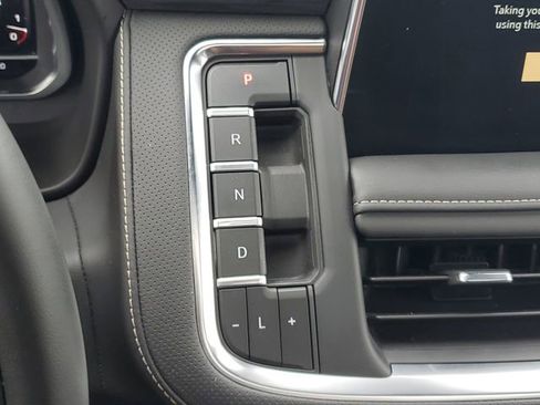 Certified 2023 GMC Yukon SLT w/ SLT Luxury Package AWD/4WD image 26