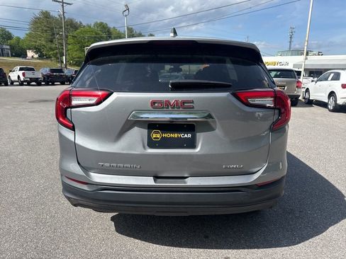 Used 2024 GMC Terrain SLE AWD/4WD image 5