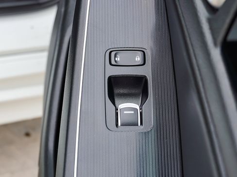 Used 2022 Honda Civic Touring image 27