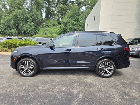 Used 2023 BMW X7 xDrive40i w/ M Sport Package AWD/4WD image 5