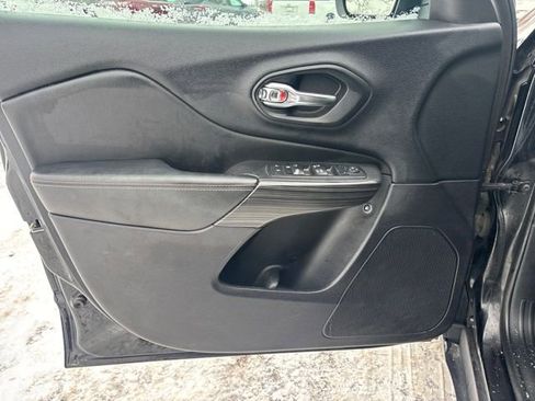 Used 2017 Jeep Cherokee 75th Anniversary image 12