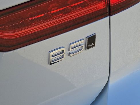 New 2026 Volvo V60 B5 Cross Country Plus w/ Protection Package Premier image 12