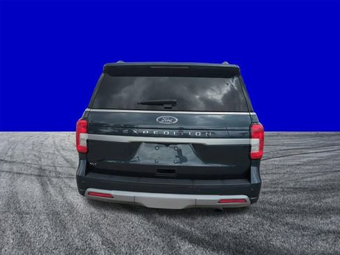 Certified 2024 Ford Expedition XLT RWD image 5