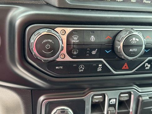 Used 2022 Jeep Gladiator Sport AWD/4WD image 24
