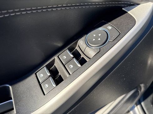 Used 2022 Ford Explorer XLT w/ Equipment Group 202A image 29