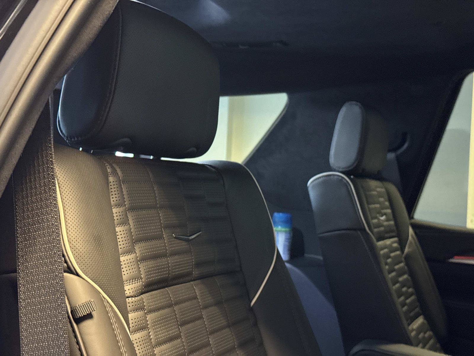 Used 2026 Cadillac Escalade V w/ LPO, ONYX Package AWD/4WD image 25