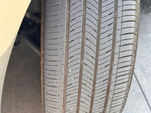 Used 2025 Hyundai Elantra Blue image 8