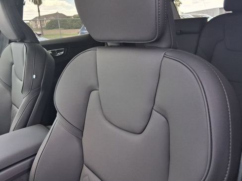 New 2026 Volvo XC60 B5 Plus w/ Protection Package Premier AWD/4WD image 18