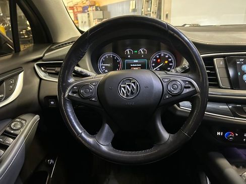 Used 2019 Buick Enclave Essence image 10