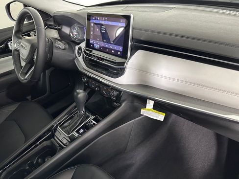 Used 2022 Jeep Compass Limited image 30