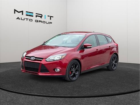 Used 2014 Ford Focus SE w/ Equipment Group 201A image 4