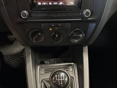 Used 2016 Volkswagen Jetta S FWD image 38