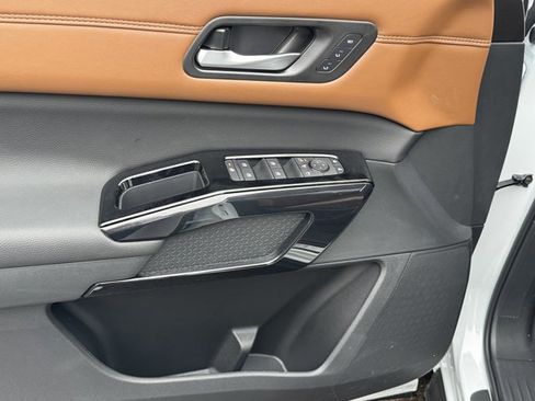 New 2026 Nissan Pathfinder Platinum w/ Cargo Package image 33