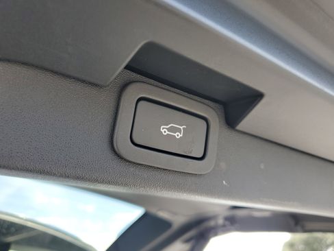 Used 2020 Land Rover Discovery HSE image 7