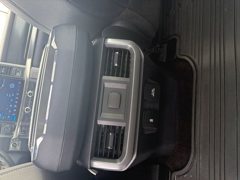 Used 2022 Ford F150 Lariat AWD/4WD image 17