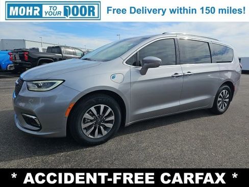 Used 2021 Chrysler Pacifica Touring-L image 18