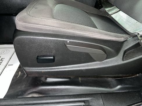 Used 2022 Chevrolet Colorado LT w/ Fleet Safety Package image 14