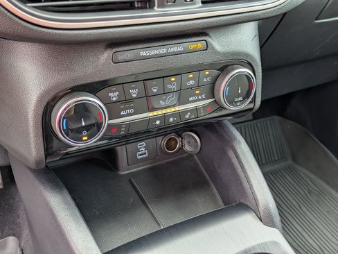 Certified 2022 Ford Escape SE w/ Convenience Package FWD image 24