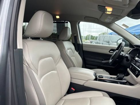 Certified 2024 Nissan Pathfinder SL AWD/4WD image 24