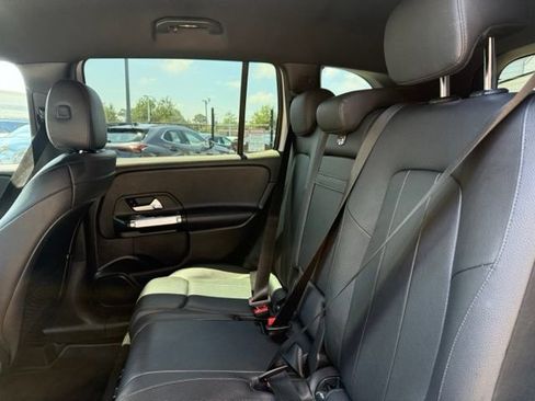 Used 2020 Mercedes-Benz GLB 250 4MATIC image 16