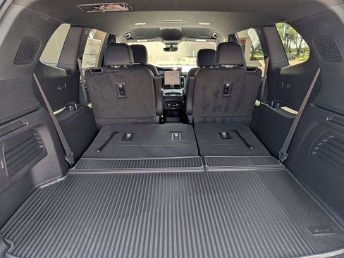 New 2026 GMC Acadia AT4 w/ Luxury Package AWD/4WD image 30