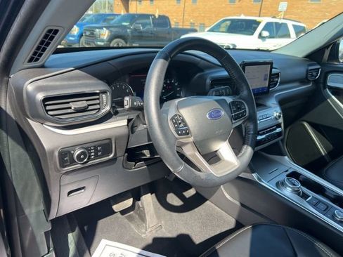 Certified 2023 Ford Explorer XLT w/ Equipment Group 202A AWD/4WD image 4